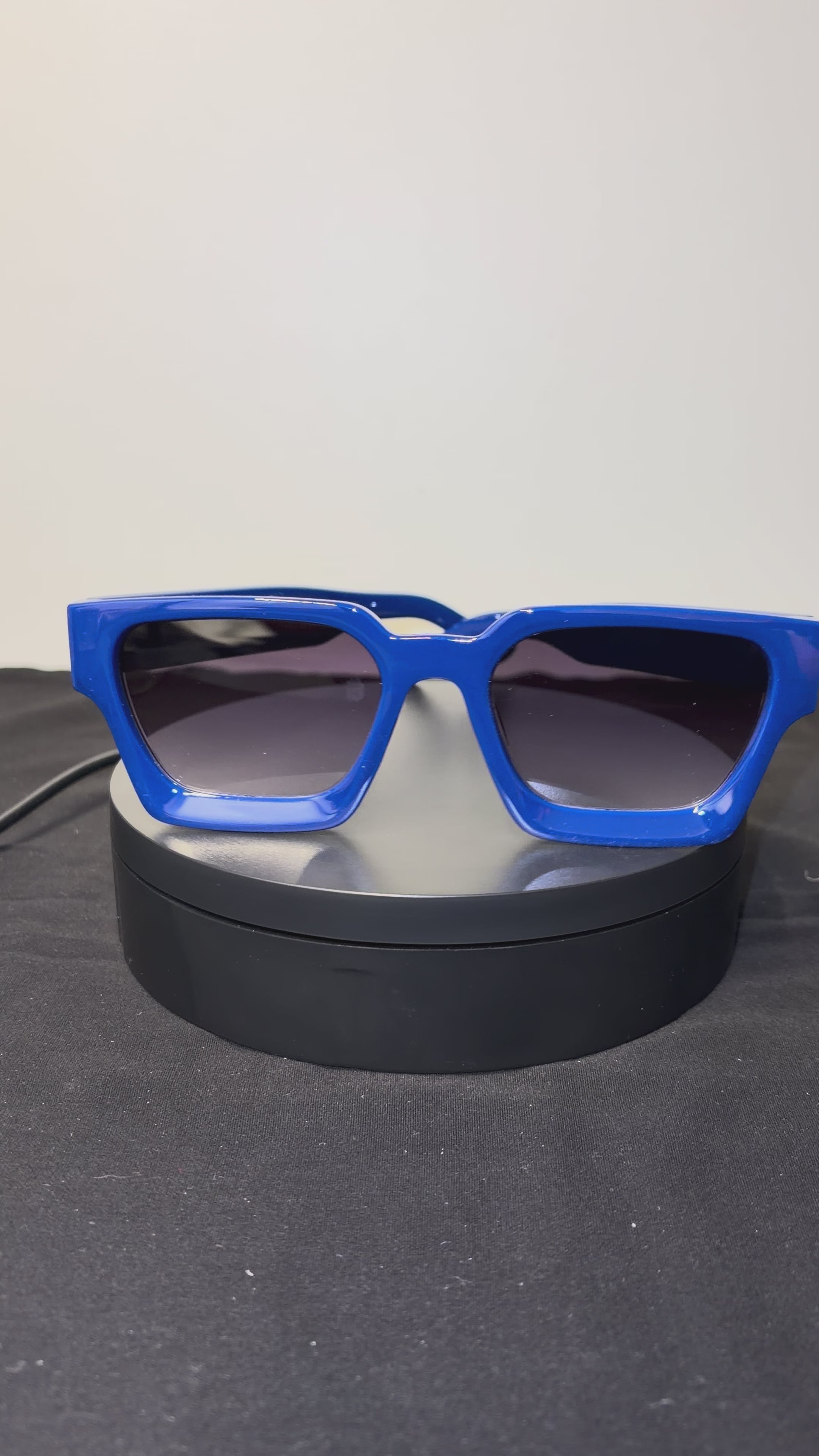 M.M in Los Angeles Blue Glasses